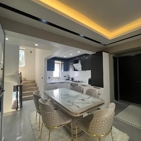 Luxury With Pool And Jacuzzi Close To The Διαμέρισμα *