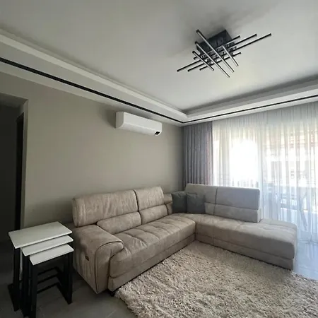 Luxury With Pool And Jacuzzi Close To The Apartament *