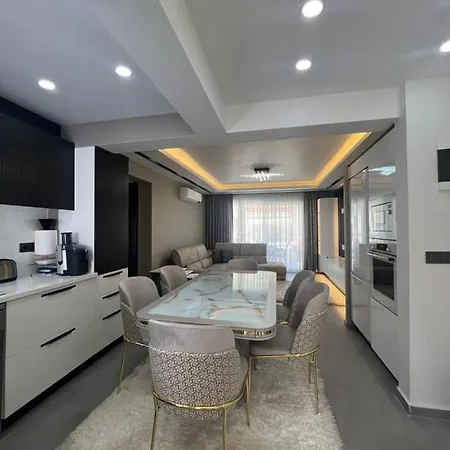 Luxury With Pool And Jacuzzi Close To The Apartament Fethiye